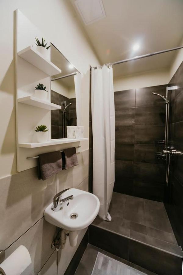 Smallest Apartment In The Center Of Riga Luaran gambar
